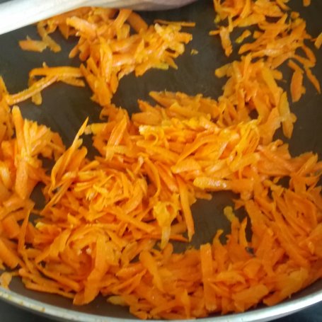 Krok 2 - Grzybowe risotto z marchewką i jarmużem foto