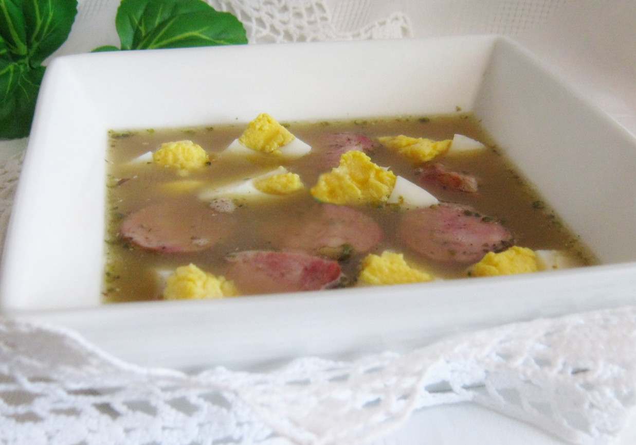 Grzybowy żurek z wędliną i jajkiem foto