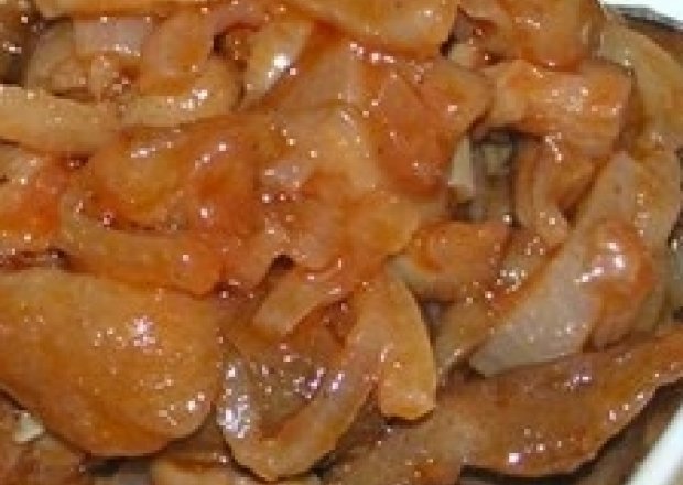 Fotografia przedstawiająca grzyby w ketchupie