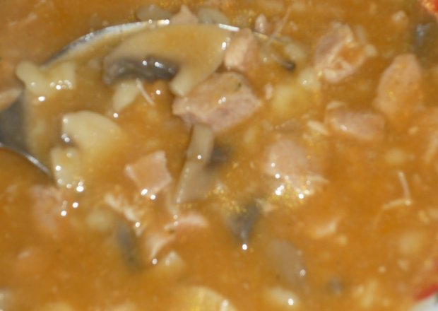 Fotografia przedstawiająca Gulasz mięsny z pieczarkami