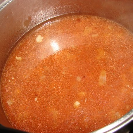 Krok 8 - Gulasz w sosie pomidorowym foto