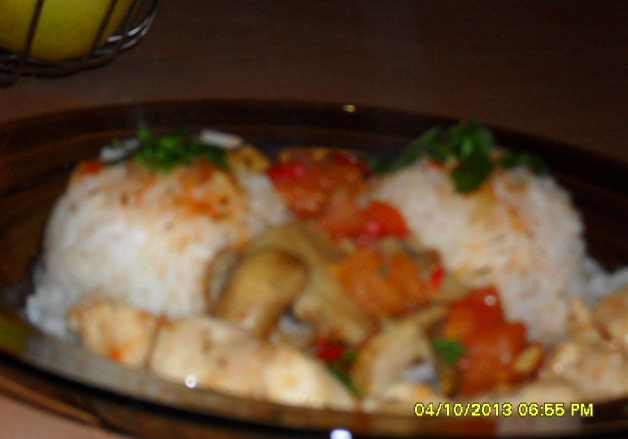 Gulasz warzywny z kurczakiem i ryżem foto