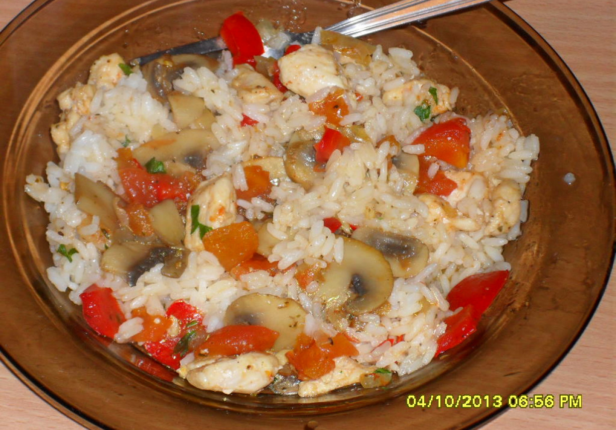 Gulasz warzywny z kurczakiem i ryżem foto