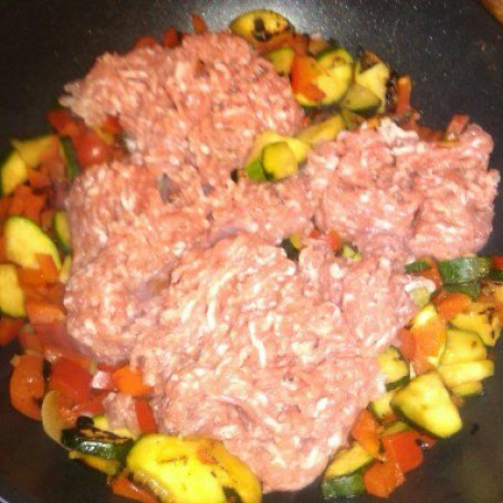 Krok 4 - Gulasz warzywny z mięsem mielonym foto
