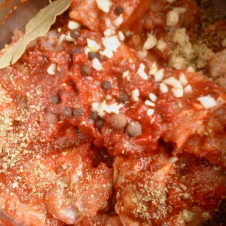 Krok 2 - Gulasz węgierski podwójnie pomidorowy foto