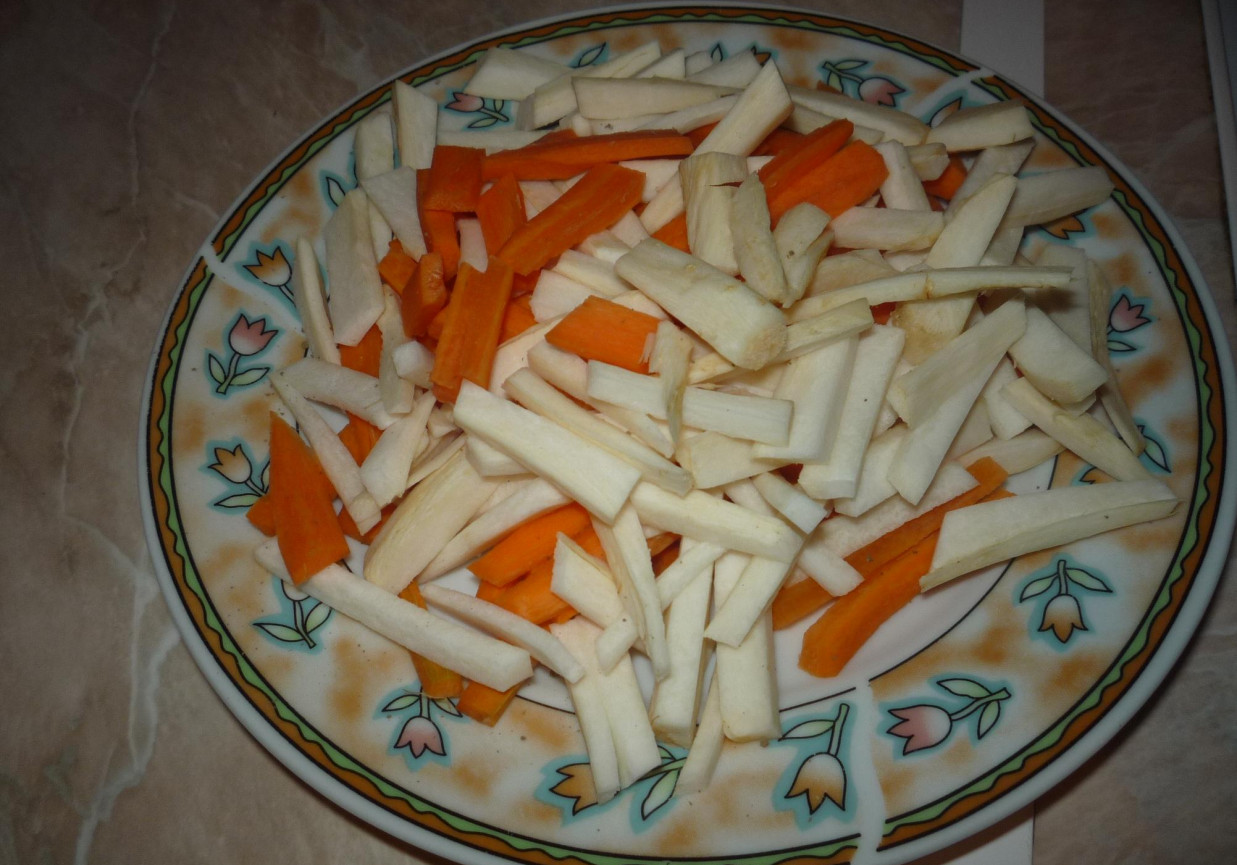 gulasz wieprzowy z warzywami foto