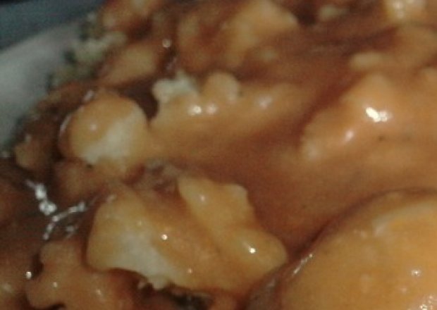 Fotografia przedstawiająca Gulasz Wieprzowy z ziemniakami