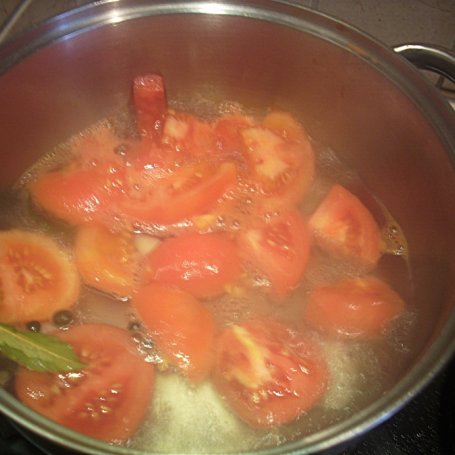 Krok 1 - Gulasz z indyka pomidorowo-jabłkowy z dodatkiem tymianku foto