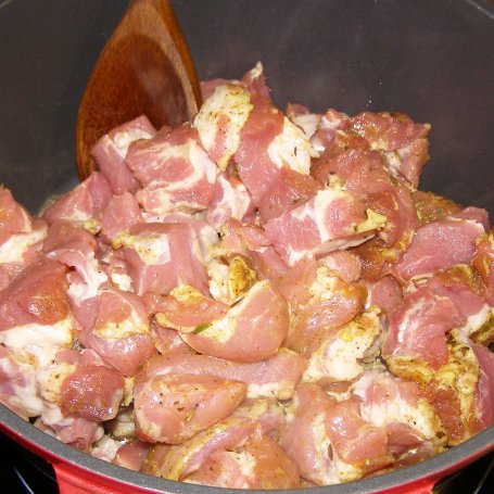 Krok 1 - gulasz z karkówki z garam masala... foto