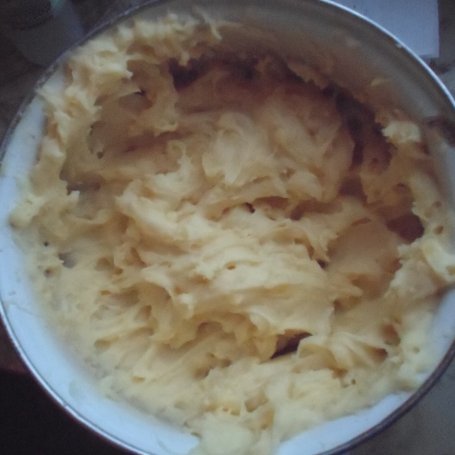 Krok 5 - Gulasz z kurczaka zapiekany pod ziemniaczanym puree foto