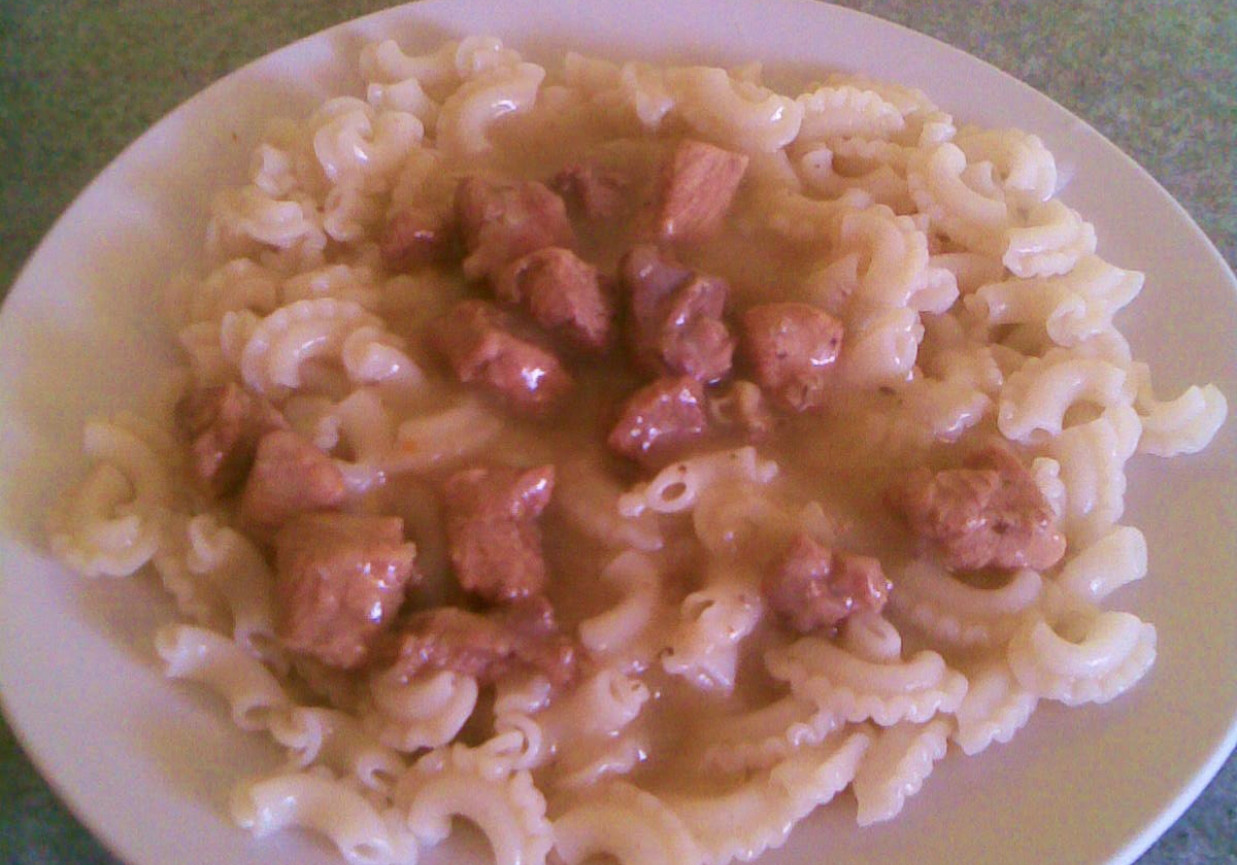 Gulasz z makaronem foto