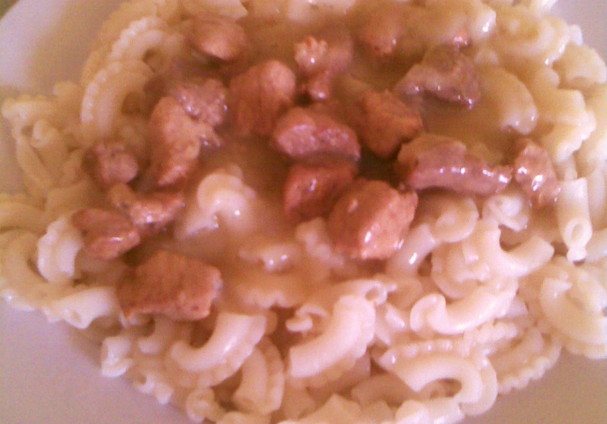 Gulasz z makaronem foto