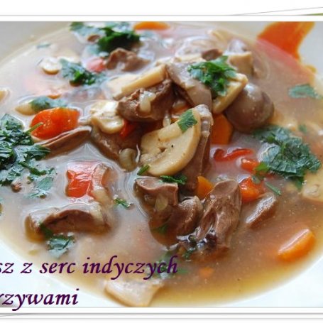 Krok 3 - gulasz z serc indyczych z warzywami foto