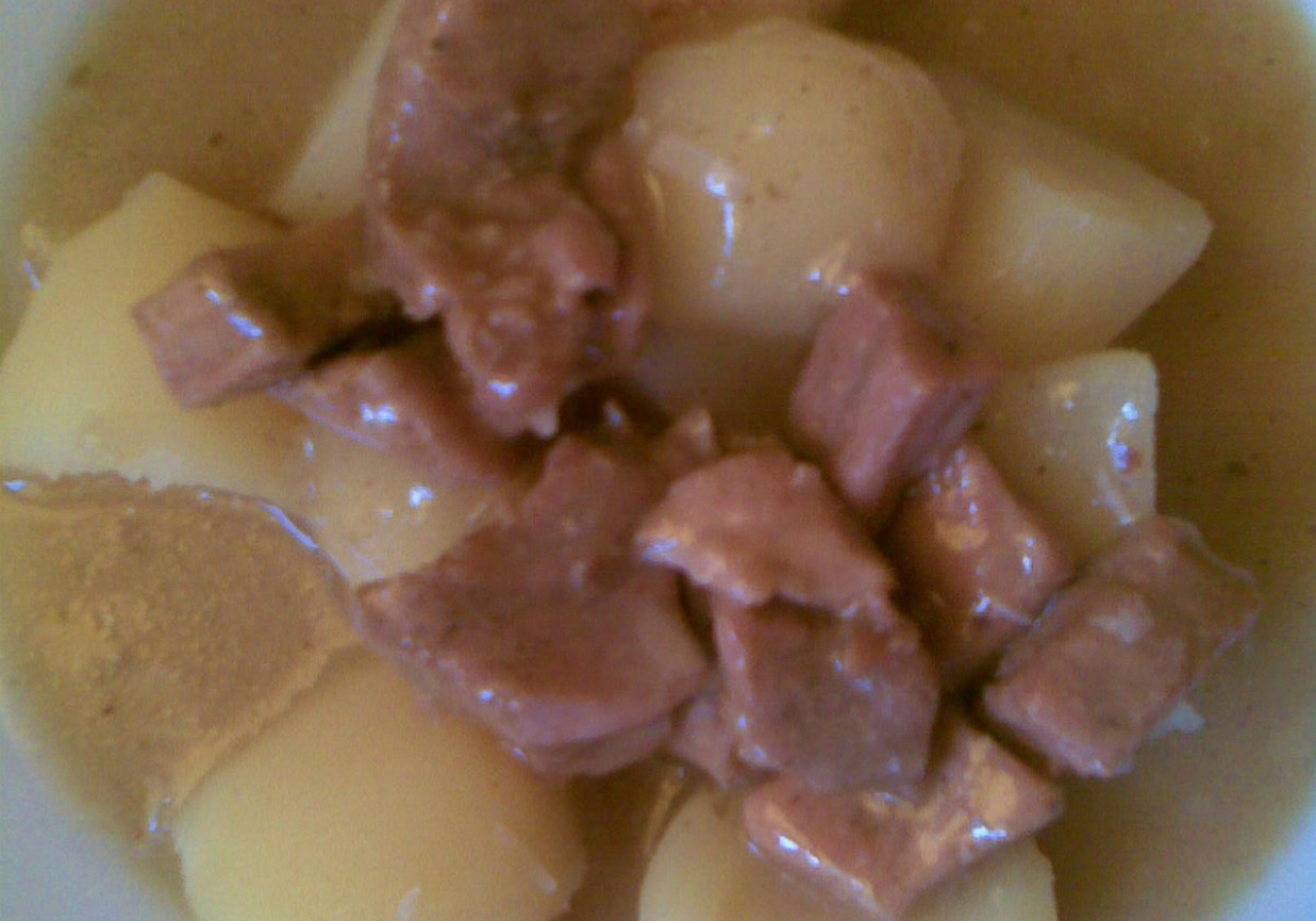 Gulasz z szynki wieprzowej  w sosie foto