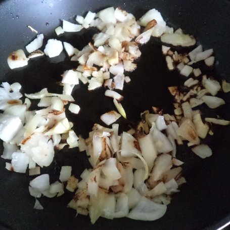 Krok 1 - Gulasz z szynki wieprzowej z dodatkiem białej fasoli i cebulki zielonej :) foto