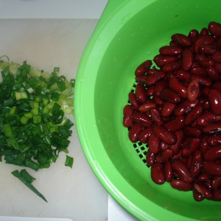 Krok 6 - Gulasz z szynki z czerwoną fasolą i zieloną cebulką foto