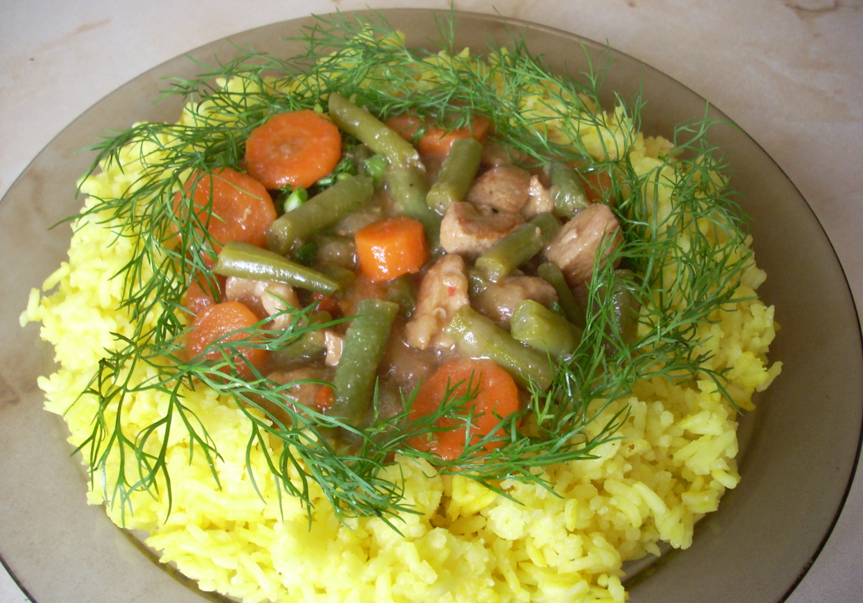 Gulasz z warzywami i ryżem foto