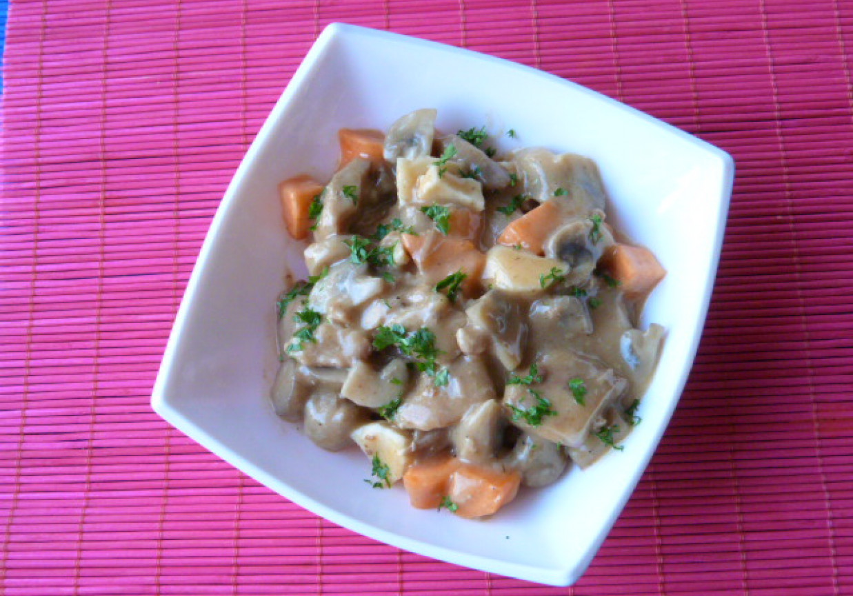 Gulasz Z żołądków Drobiowych Z Pieczarkami www.doradcasmaku.pl