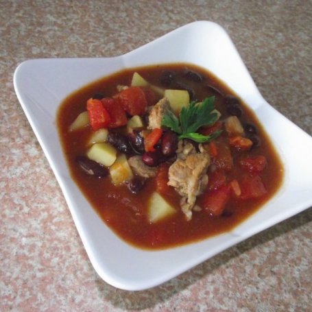 Krok 4 - Gulaszowa zupa z fasolą czerwoną foto
