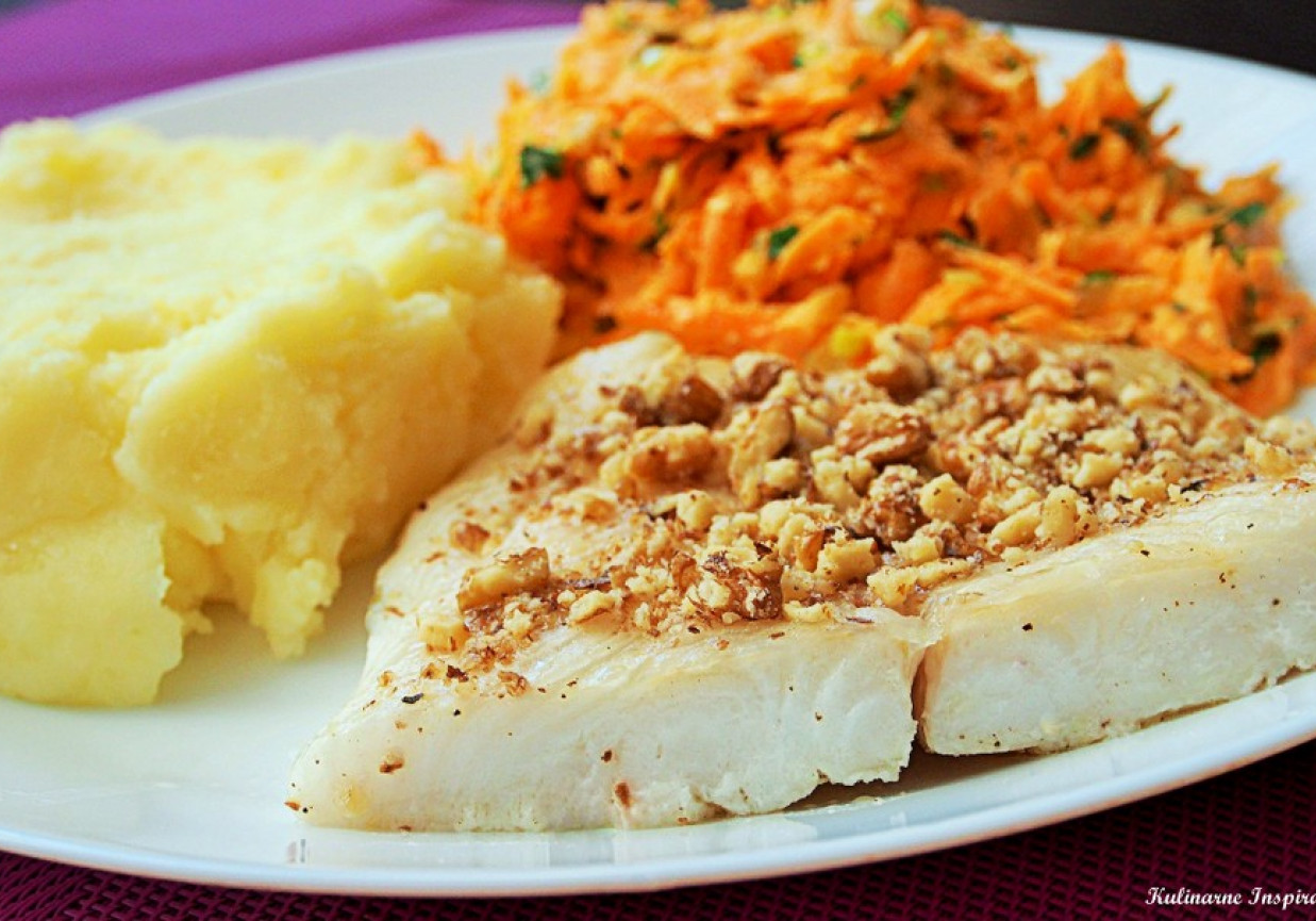 Halibut pieczony z orzechami włoskimi DoradcaSmaku.pl
