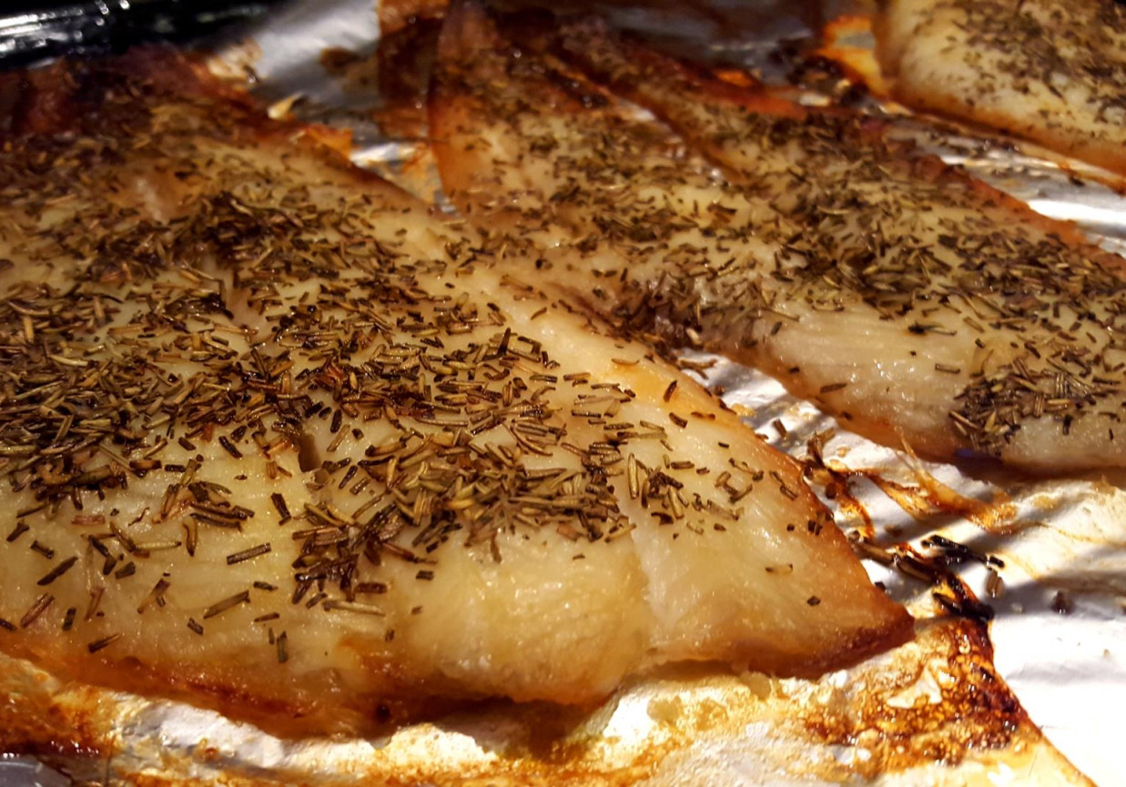 Halibut pieczony z ziołami DoradcaSmaku.pl