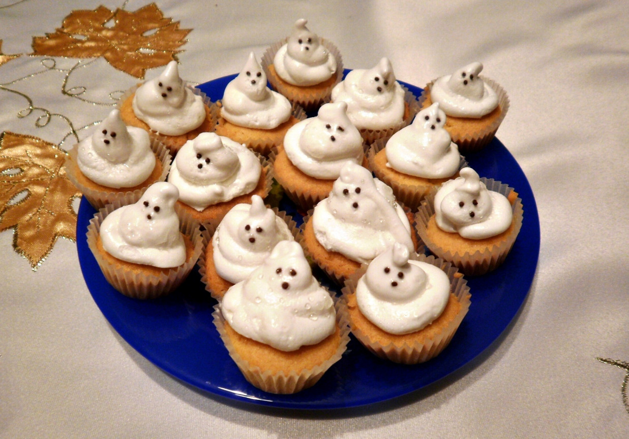 Halloweenowe muffinki z bezą foto