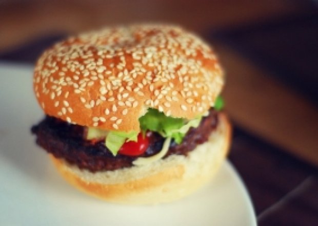 Fotografia przedstawiająca hamburger babuni