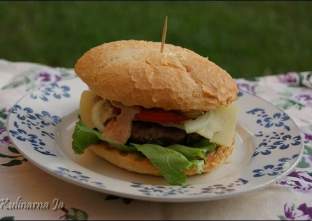 Fotografia przedstawiająca Hamburger doskonały