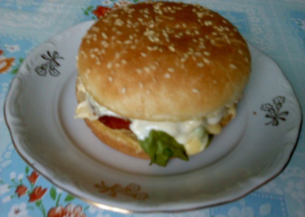 Fotografia przedstawiająca Hamburgery domowe