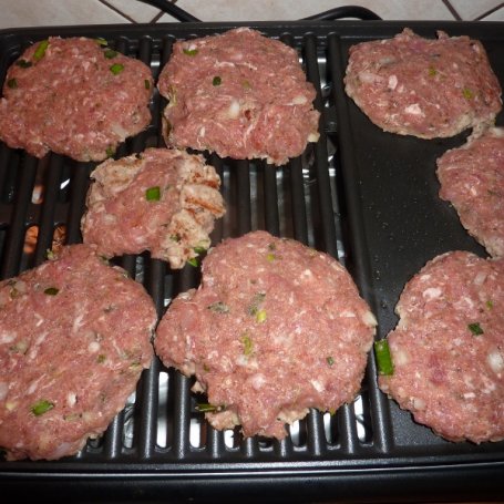 Krok 3 - Hamburgery z grilla drobiowe foto