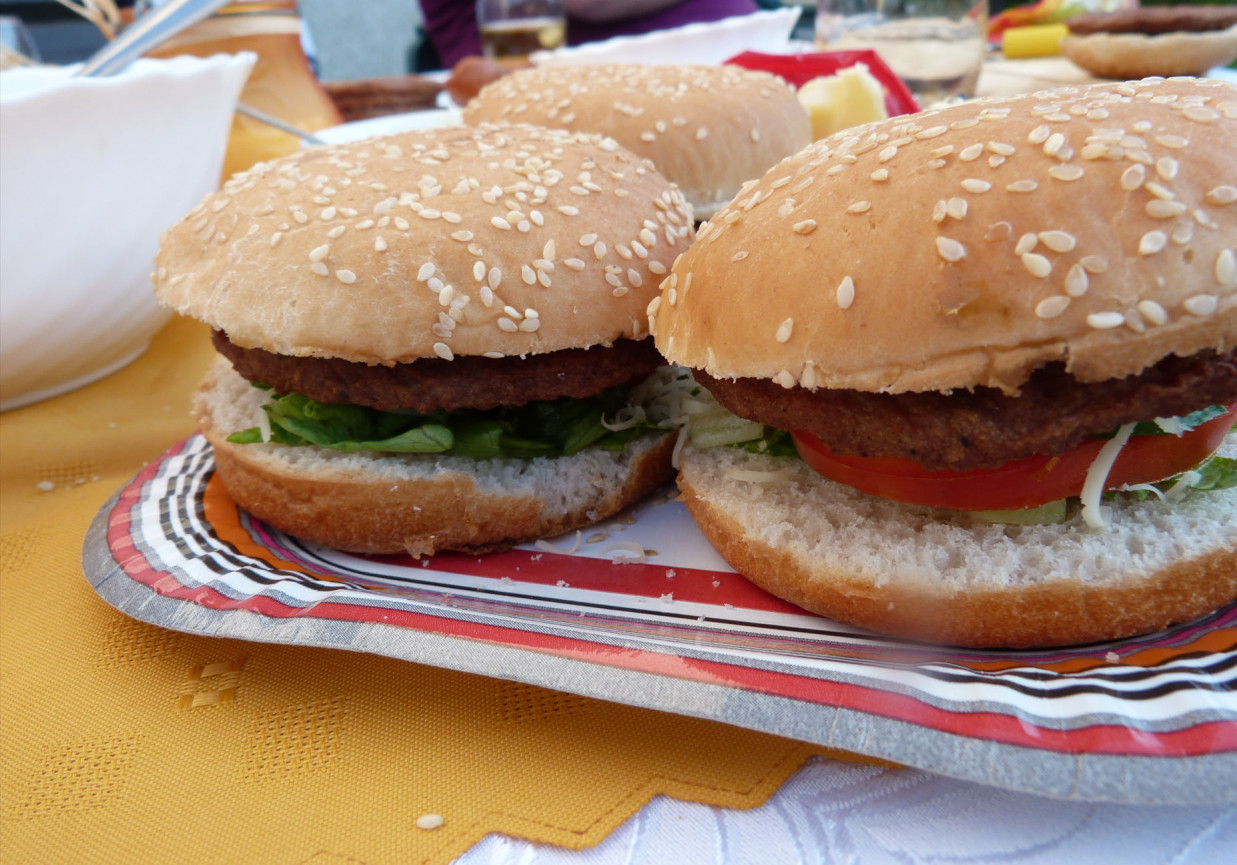 Hamburgery z grilla foto