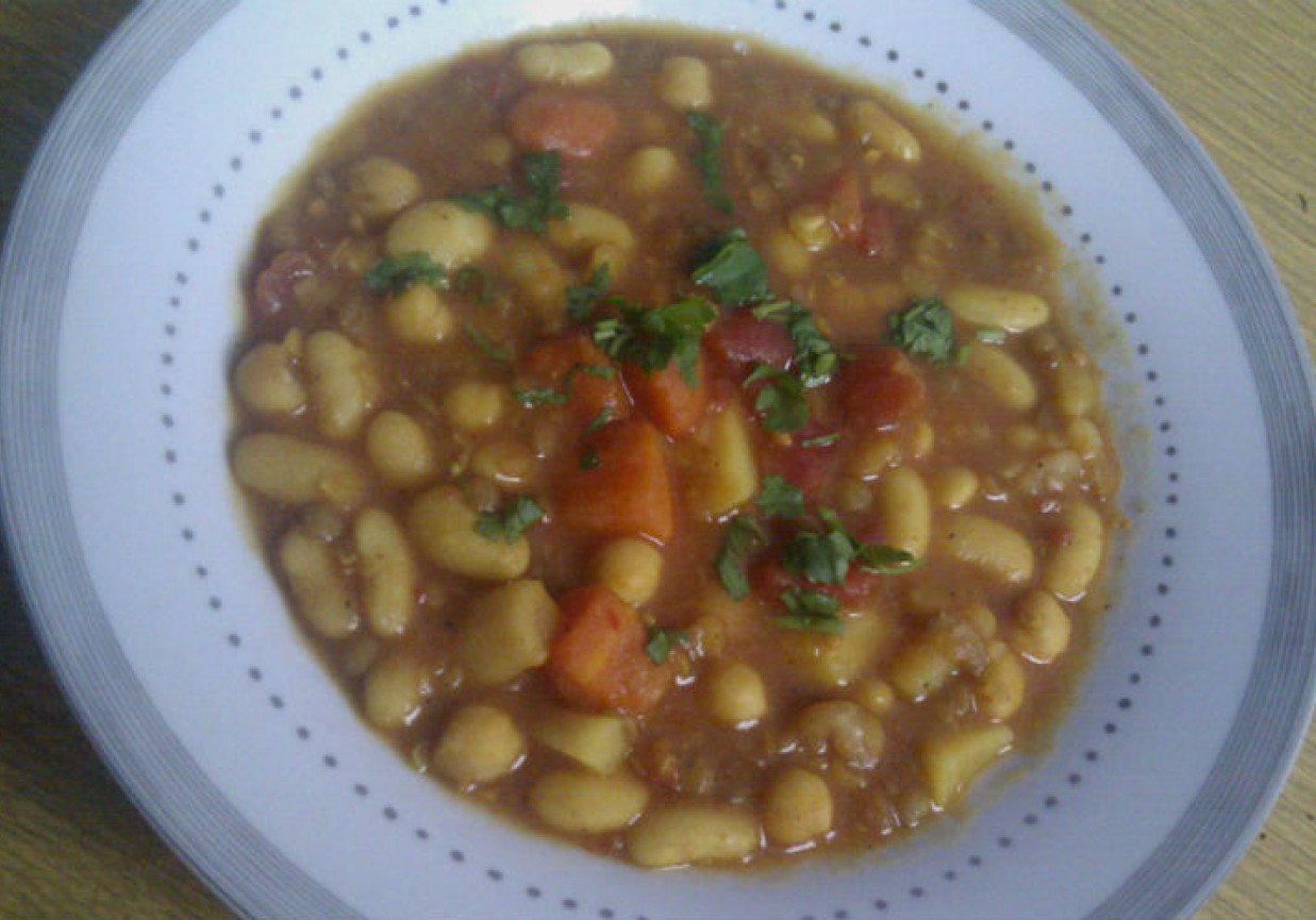 Harira - marokańska zupa w wersji wegetariańskiej foto