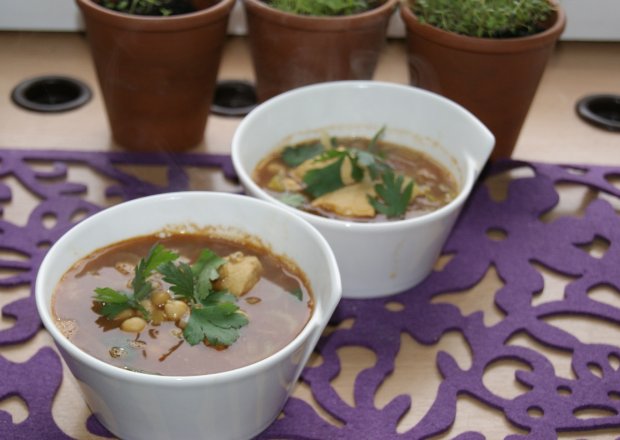 Fotografia przedstawiająca Harira - marokańska zupa
