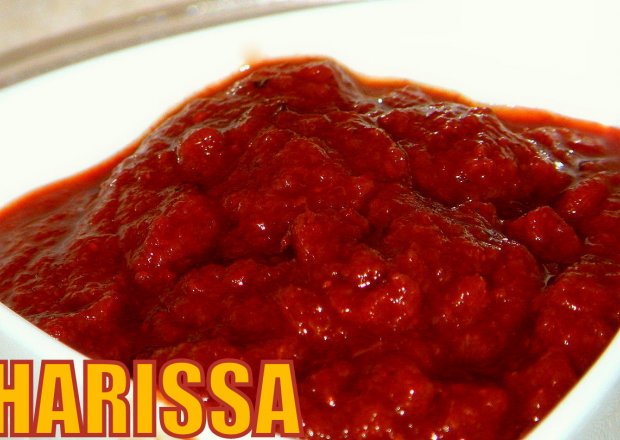 Fotografia przedstawiająca Harissa - arabska pasta paprykowa z chili