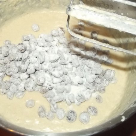 Krok 7 - Herbaciane ciasto z rodzynkami i musem z dyni foto