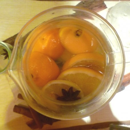 Krok 3 - Herbaciany grzaniec korzenny z owocami foto