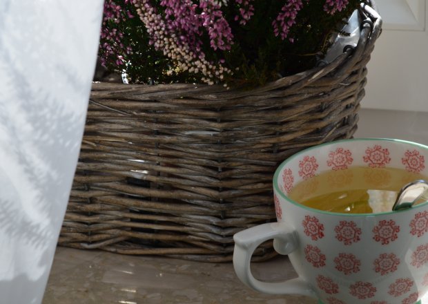 Fotografia przedstawiająca herbata imbirowa z cytrusami