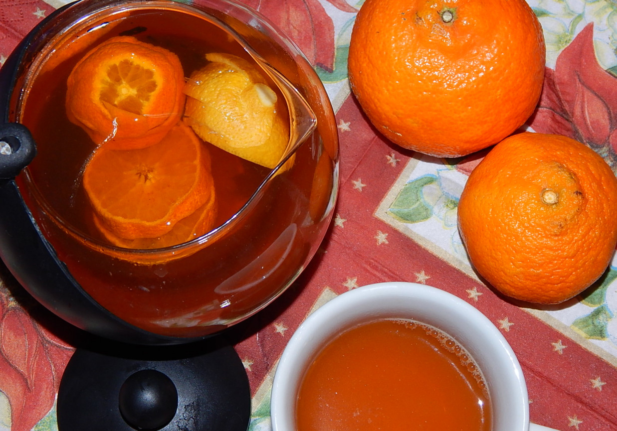 Herbata mandarynkowa z kardamonem i miodem lipowym foto