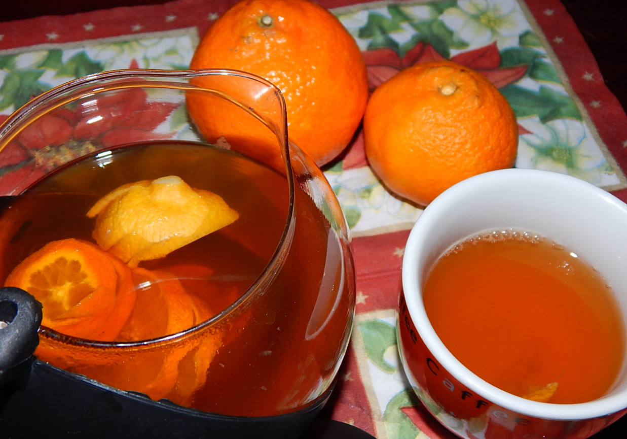 Herbata mandarynkowa z kardamonem i miodem lipowym foto