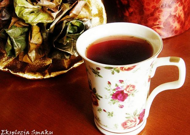 Fotografia przedstawiająca Herbata wiśniowa z kokosową wkładką