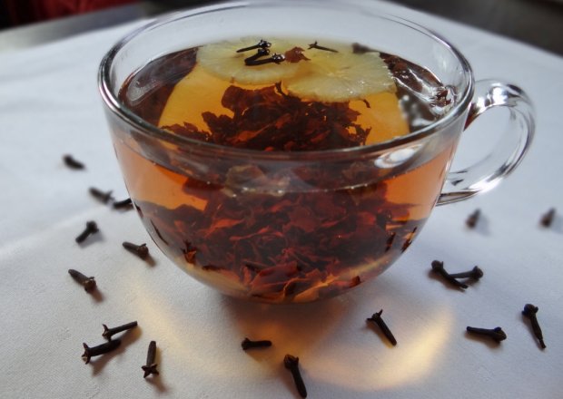 Fotografia przedstawiająca Herbata z goździkami