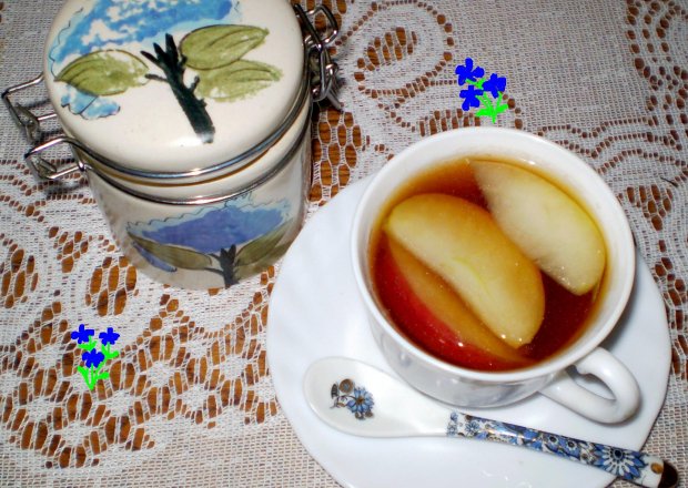 Fotografia przedstawiająca Herbata z lawendą i jabłkiem :