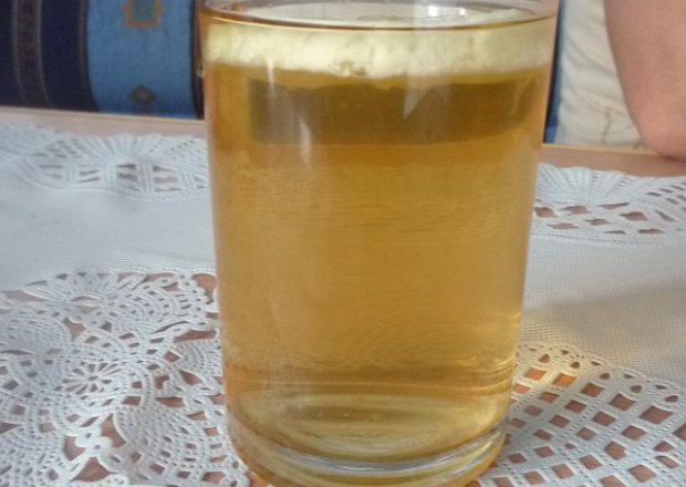 Fotografia przedstawiająca Herbata z miodem i spirytusem
