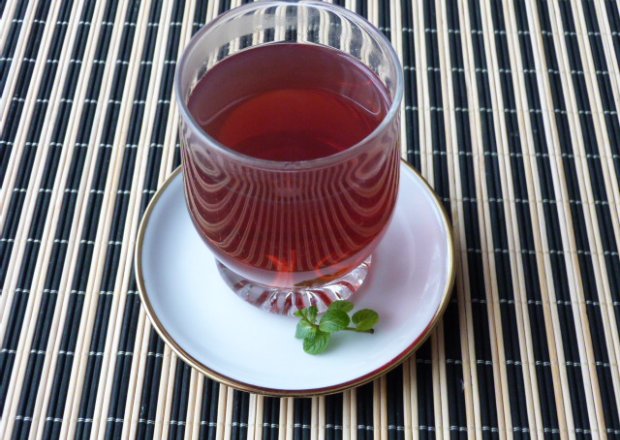Fotografia przedstawiająca Herbata ziołowo-miętowa