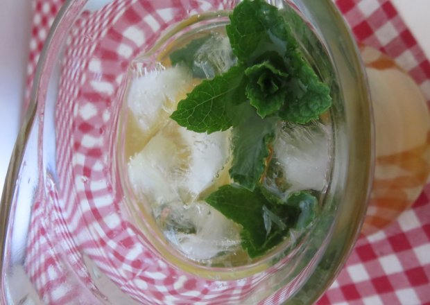 Fotografia przedstawiająca Herbatka letnia