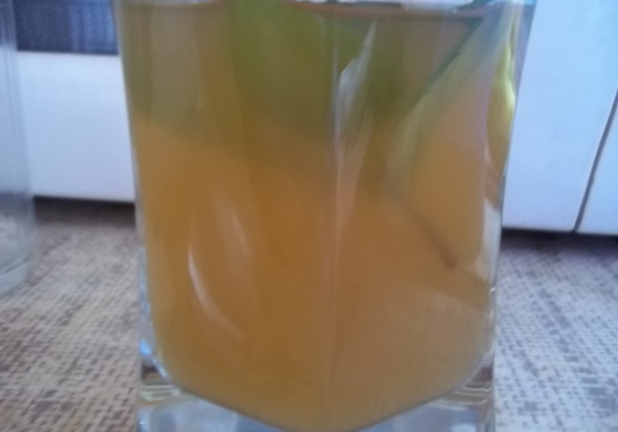 Herbatka z nutą mięty i pomarańczy foto