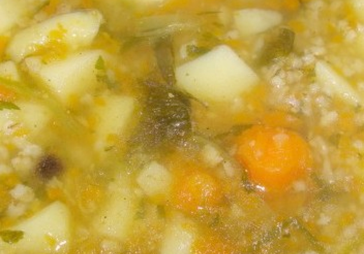 Hiszpańska zupa ziemniaczana foto