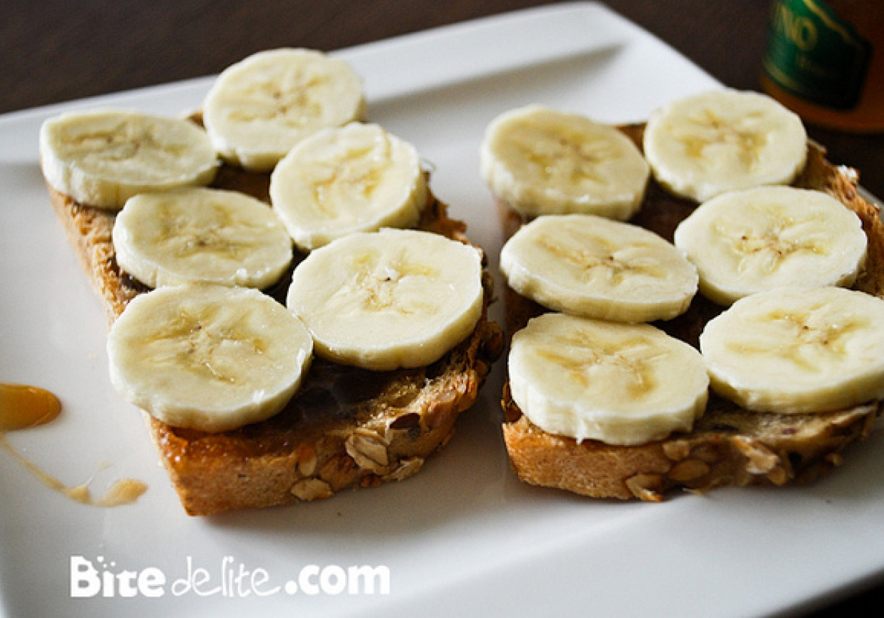 Honey banany - energetyczne zdrowe kanapki foto