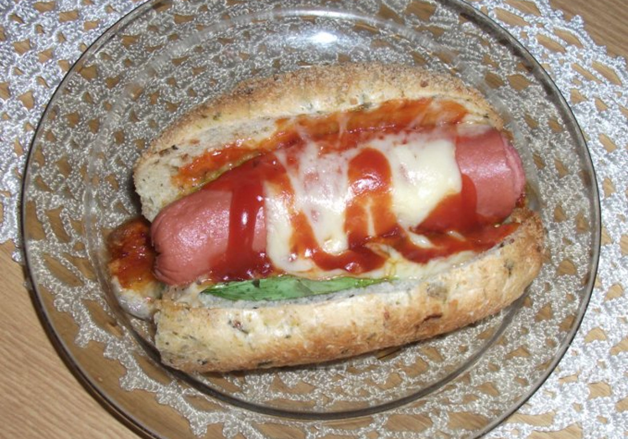 Hot dog w bułce foto