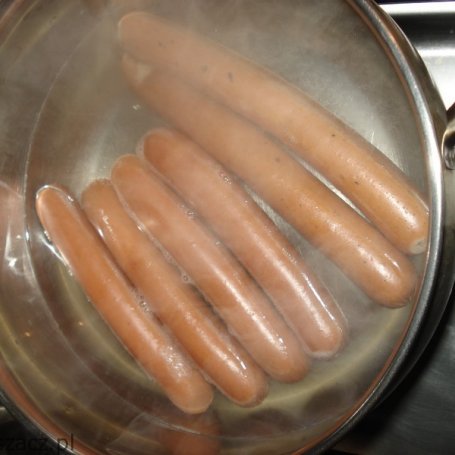 Krok 2 - Hot- dog z prażoną cebulką foto